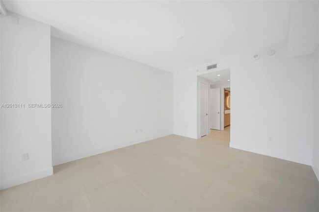 Building Photo - 153 N Seabreeze Blvd