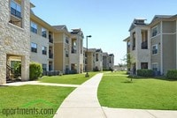 Building Photo - Villas at Shaver