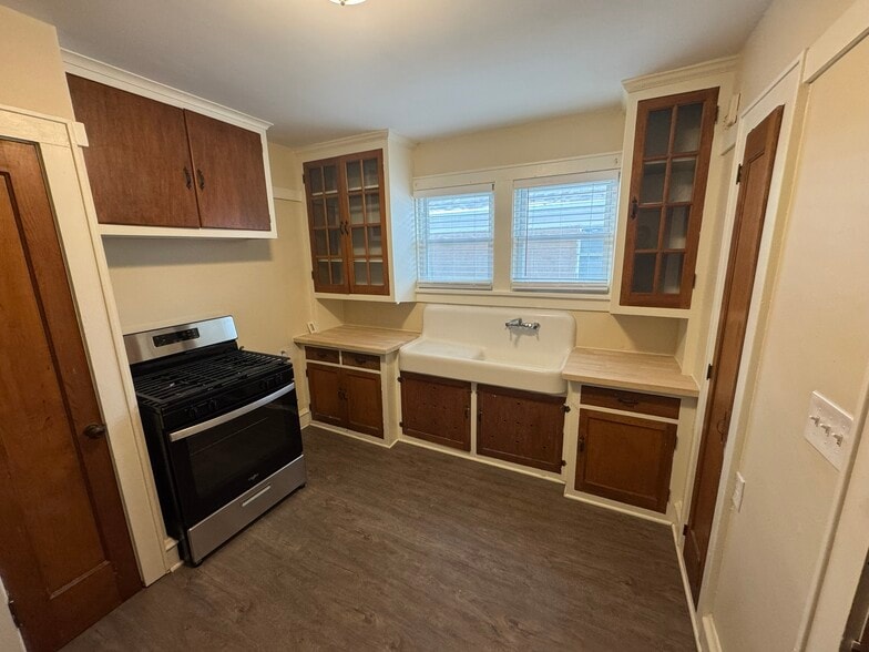 Building Photo - 2641 N 61st St