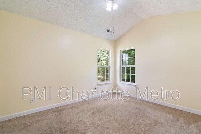 Building Photo - 3649 Dashiel Dr