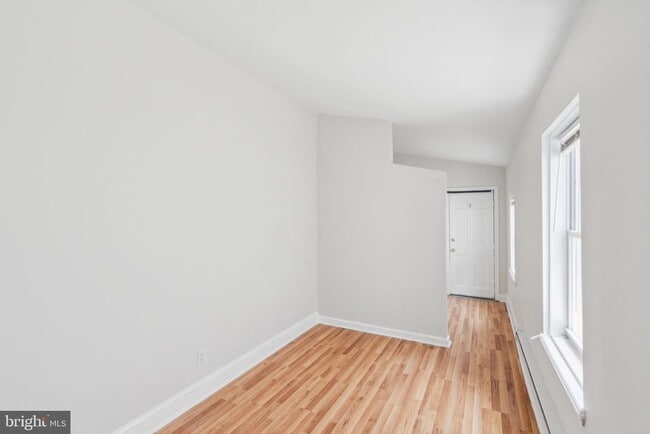 Building Photo - 822 W Lombard St