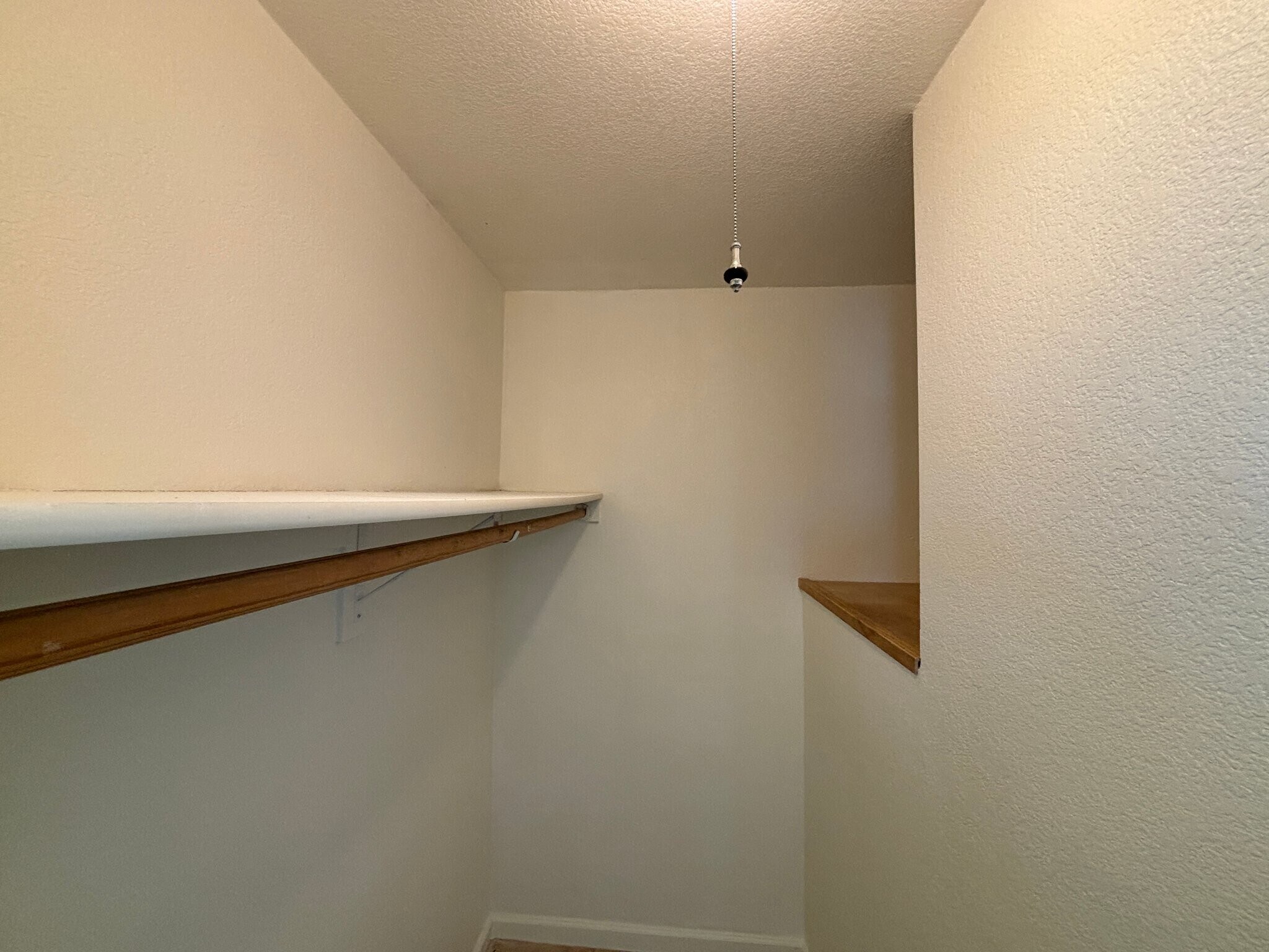 Building Photo - 3615 Sapphire Dr