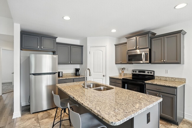 Building Photo - 5713 Camden Cir