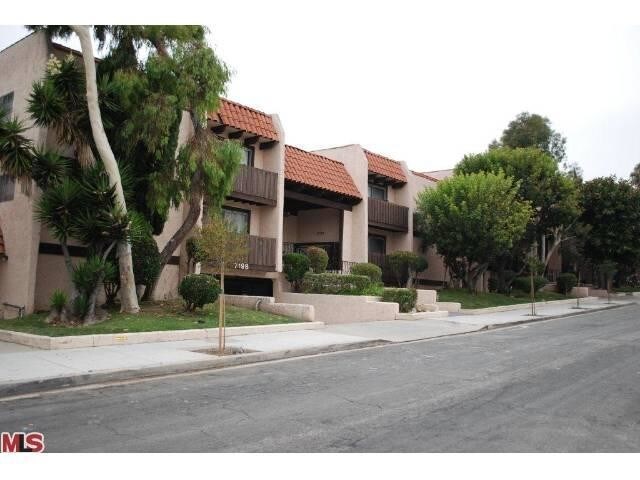 Primary Photo - 719 N Eucalyptus Ave