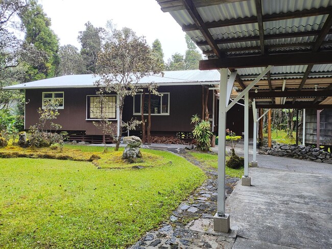 Primary Photo - 2BR/1.5 BA Home in Mauna Loa Estates!