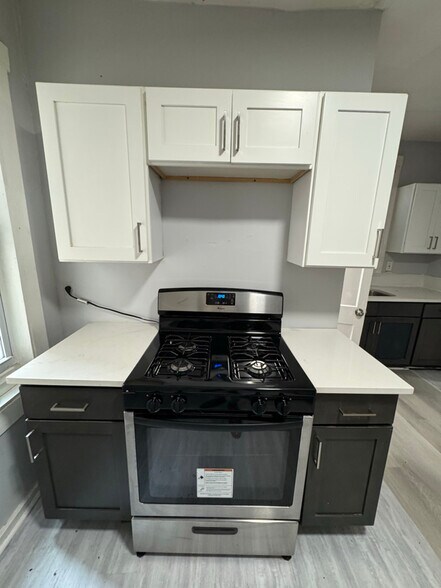 Primary Photo - 77 2nd St