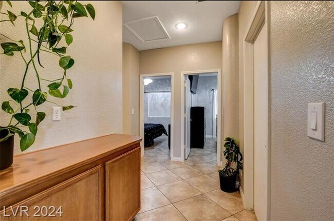 Building Photo - Entertainment Paradise: Fully Equipped Home with Heated Pool and Spa!