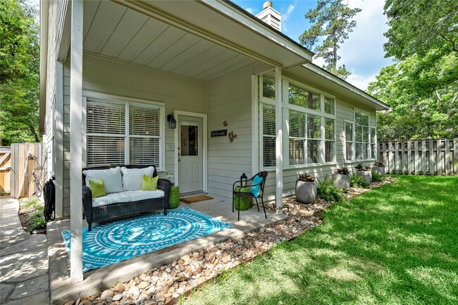 Building Photo - 10 Vinca Trail