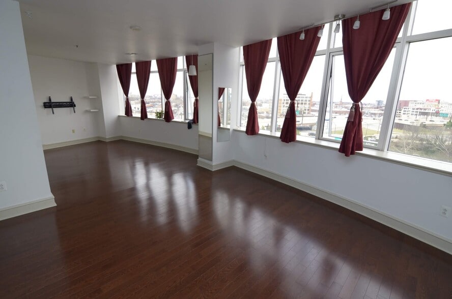 Building Photo - 201 N 8th St