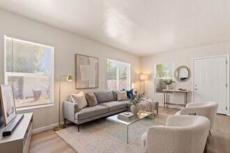 Building Photo - Fully Remodeled Oakland 2 Bed w/ Off-Street Parking