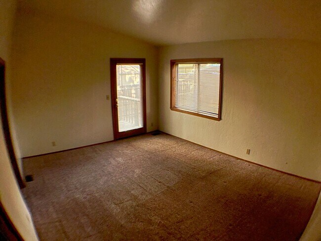 Building Photo - Single-Level 3 Bedroom Home in University Heights | Fenced Backyard + 2-Car Garage