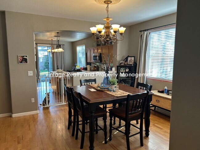 Building Photo - Charming Single-Story 3 Bedroom Home In South Natomas!!!