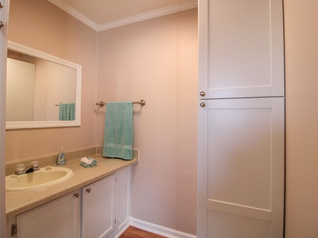 Building Photo - Recently Updated Manufactured Home!