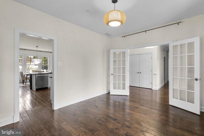 Building Photo - 17601 Crystal Spring Terrace