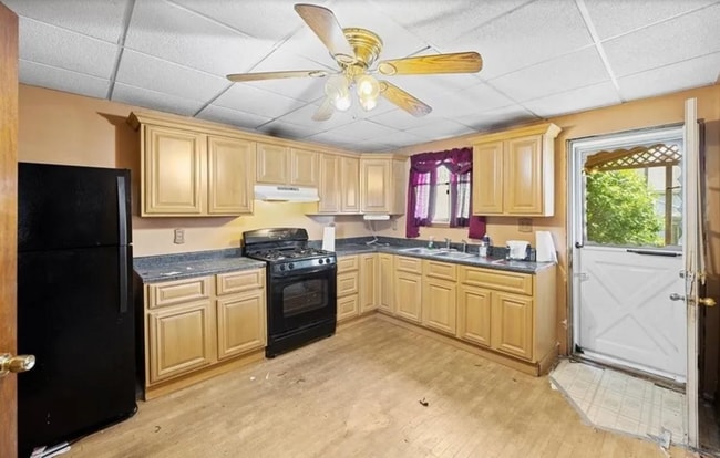 Building Photo - 1417 4th Ave