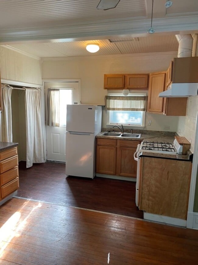 Building Photo - Great Studio Apartment in Highland - All b...