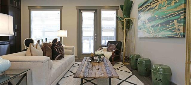 Building Photo - 8110 Park Ln