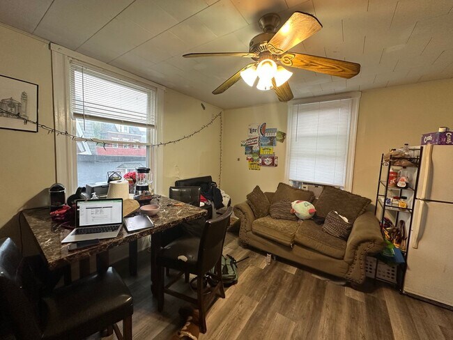 Building Photo - 5-6 Bedroom House in Clifton