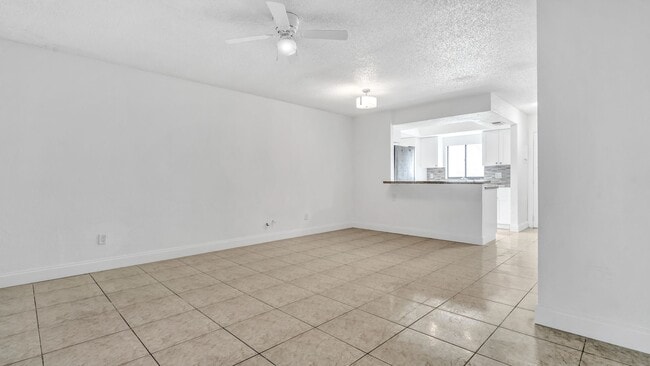 Building Photo - Spacious 1-bedroom, 1.5-bath, two-story Ki...
