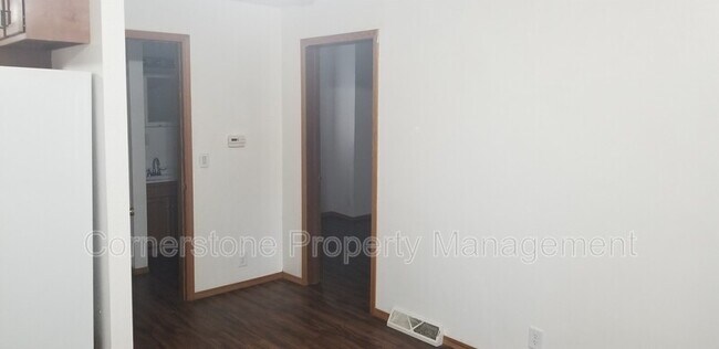 Building Photo - 121 N 3rd St