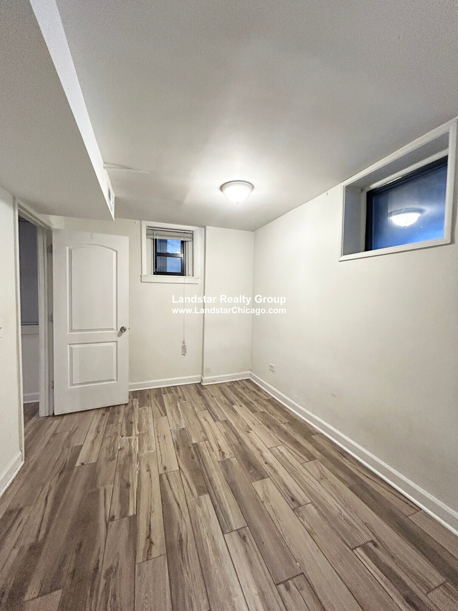 Building Photo - 1160 N La Salle Dr