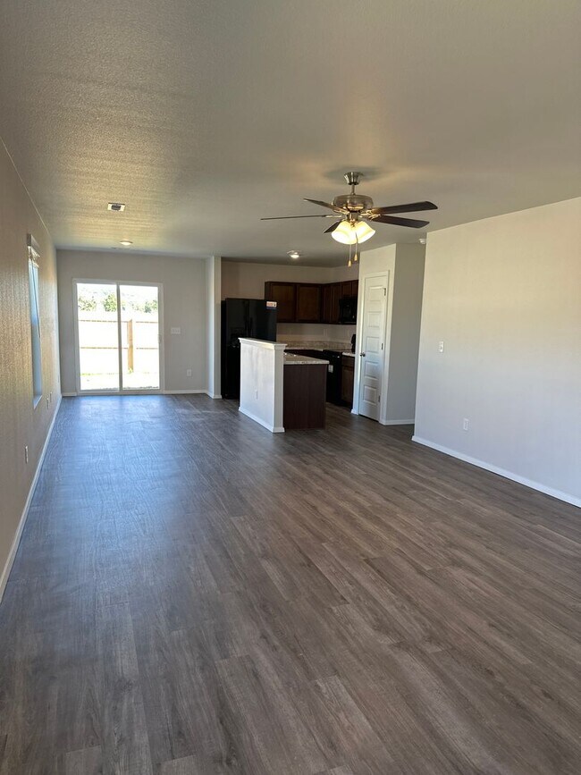 Building Photo - *Pre-leasing* Three Bedroom | Two Bath Hom...