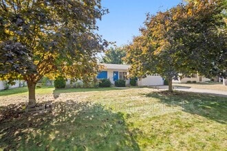 Building Photo - 2076 Harned St