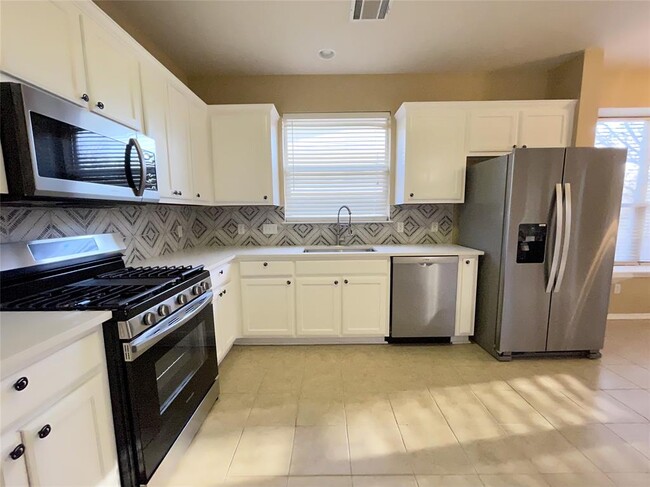Building Photo - 2219 Speidel Dr
