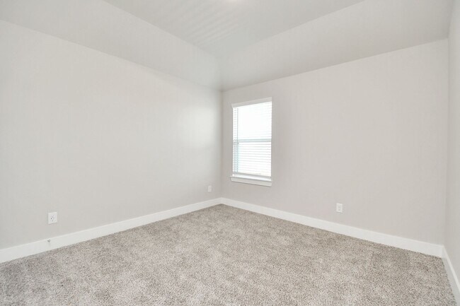 Building Photo - Welcome to the Hickory — Contemporary Comfort, Beautifully Balanced.