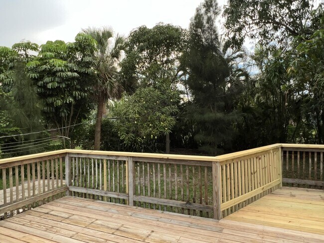 Building Photo - 2545 Conroy Dr