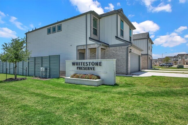 Building Photo - 2725 Woodall Dr
