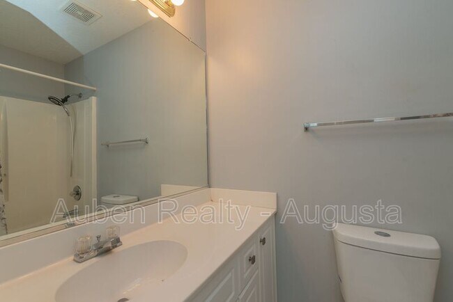 Building Photo - 312 Caldwell Cir