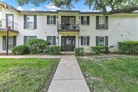 Building Photo - 4002 Ridglea Country Club Dr