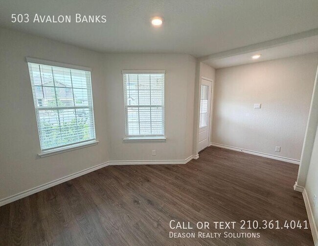 Building Photo - 503 Avalon