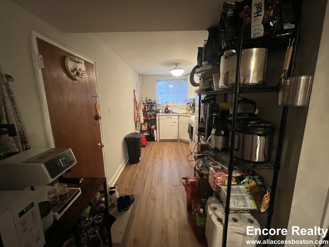 Building Photo - 63 Selkirk Rd