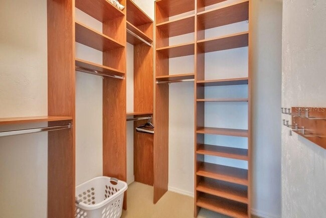 Building Photo - 10577 Down Lakeview Cir