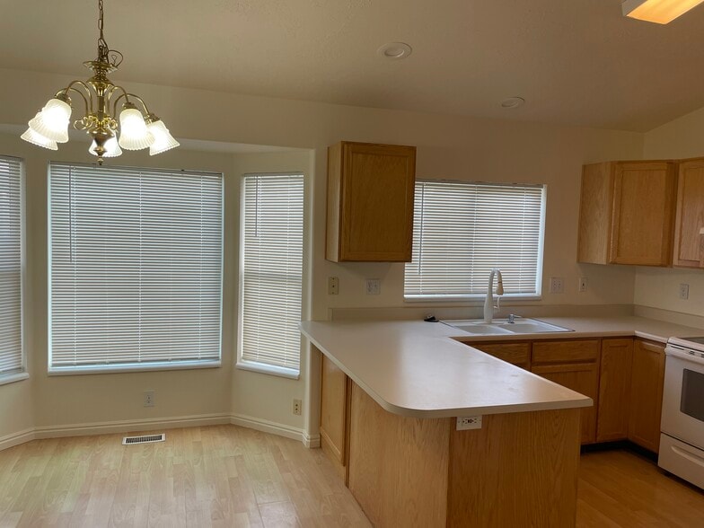 Building Photo - 6435 S Wakefield Way