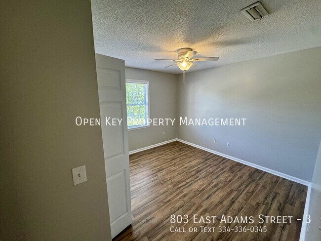 Building Photo - 803 E Adams St