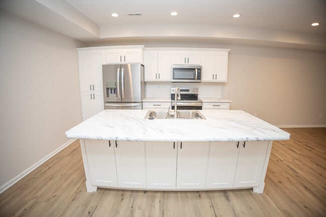 Building Photo - 822 El Dorado Dr
