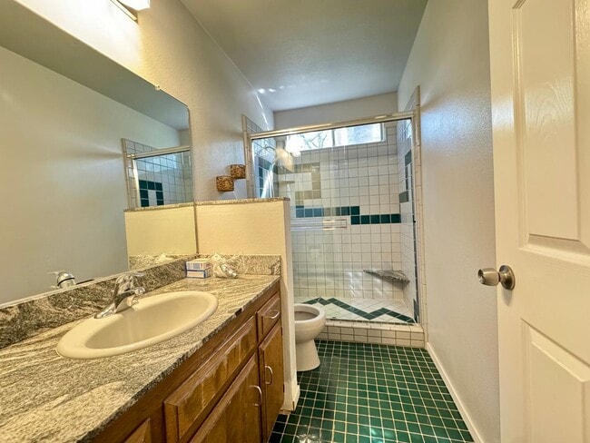 Building Photo - 4-bed 3-bath home in Nevada City!