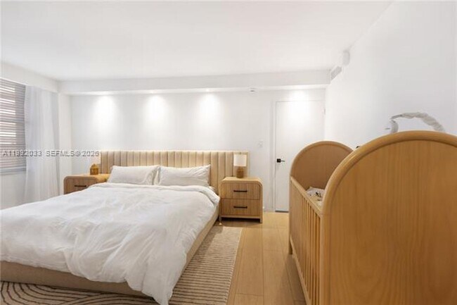 Building Photo - 5161 Collins Ave