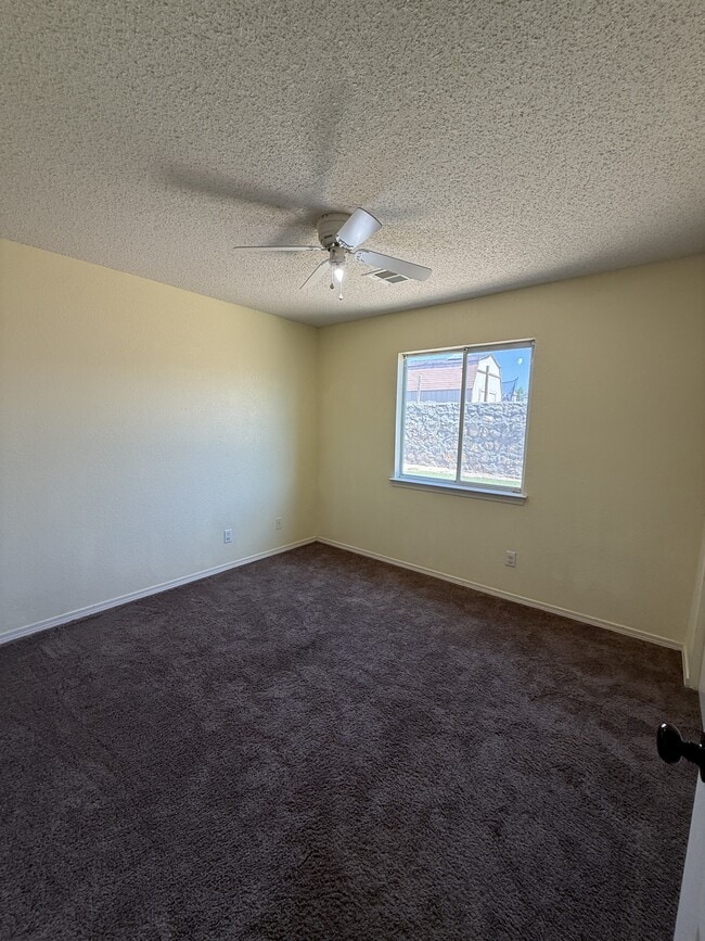 Building Photo - 14345 Desert Sage Dr