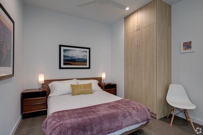 Building Photo - 4714 N 14th Ave