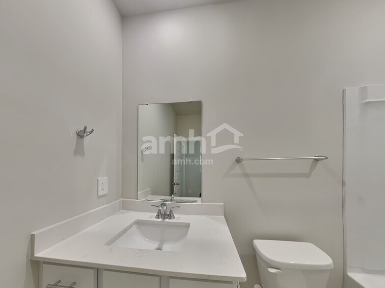 Building Photo - 202 Granby Trl