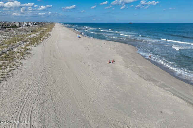 Building Photo - 14 Falls Rd