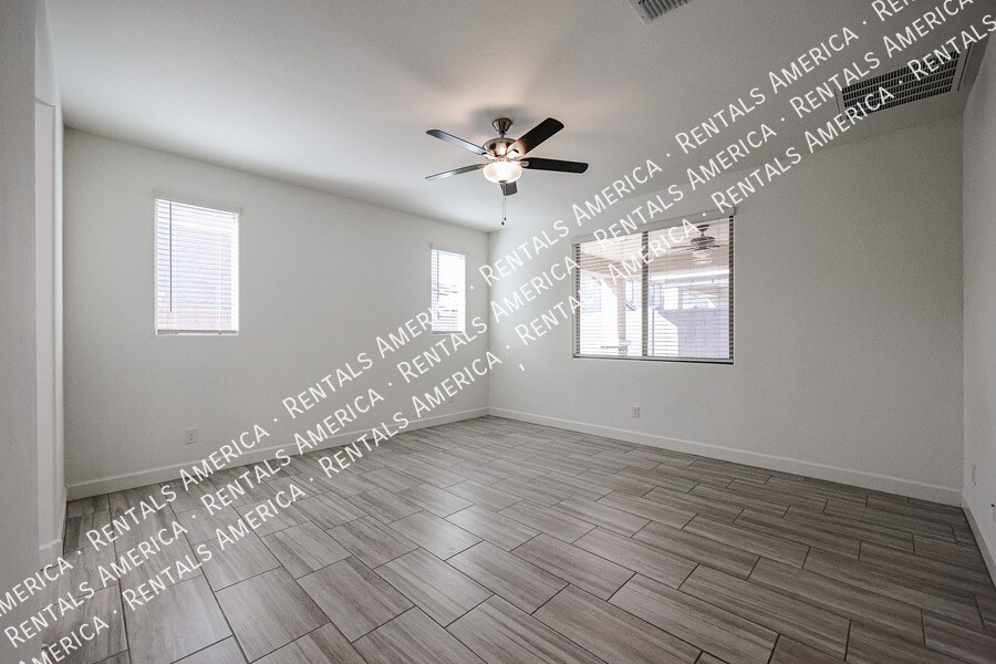 Building Photo - 2732 S Merit