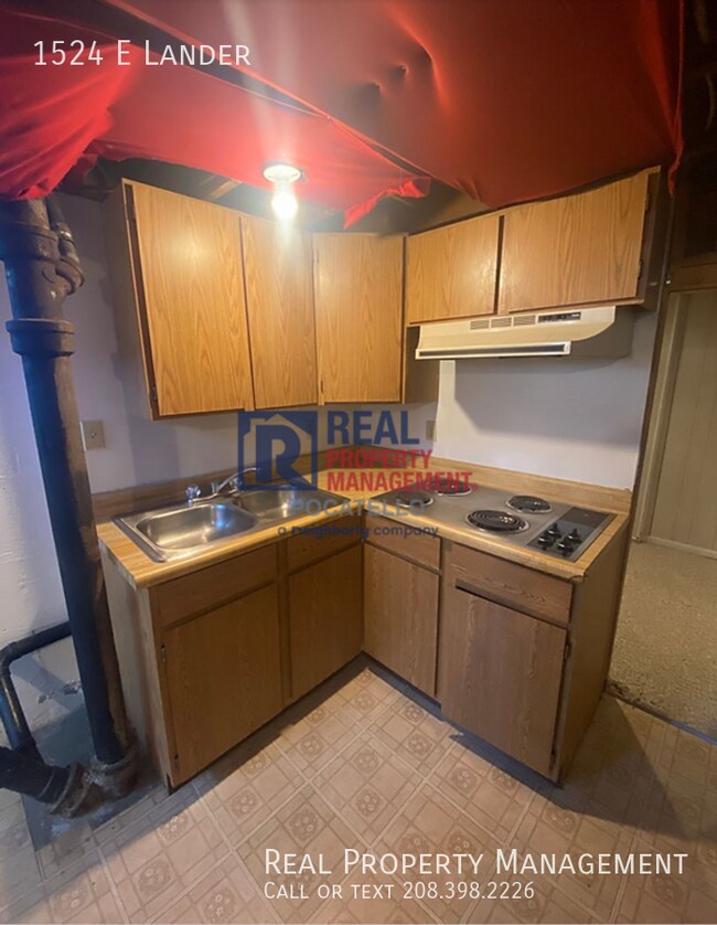 Building Photo - 3 bedroom 2 bath Home