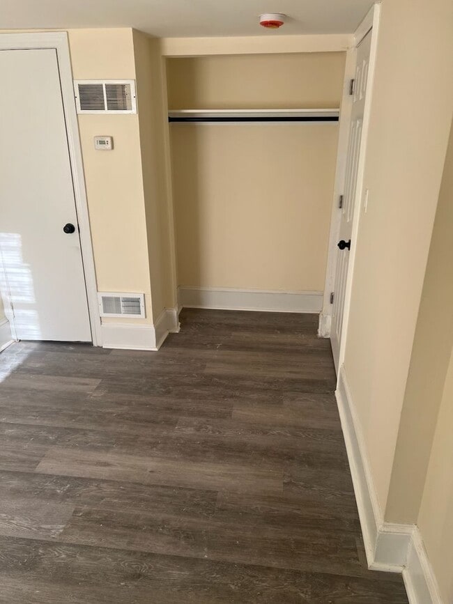 Building Photo - 704 Washington St