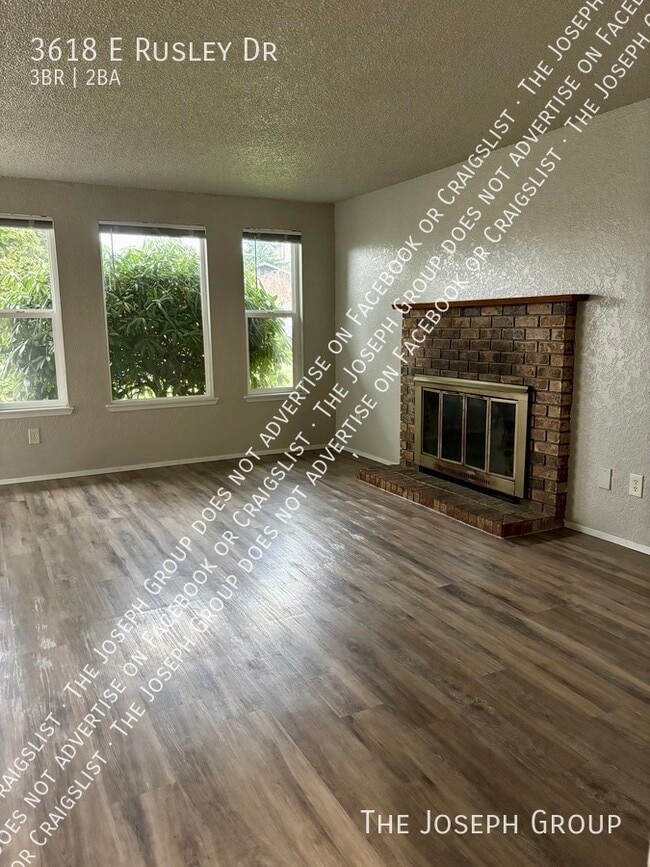 Building Photo - 3618 E Rusley Dr