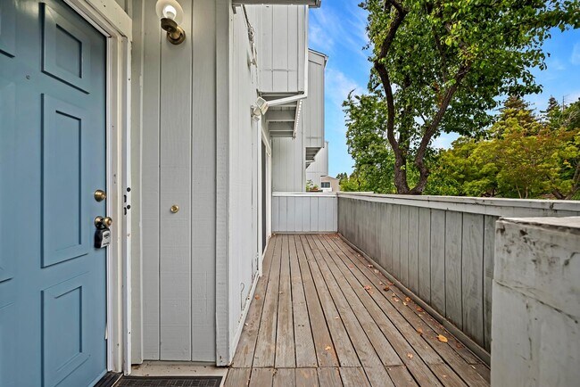 Primary Photo - 165 Oddstad Dr